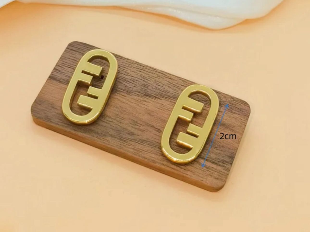 Aretes eslabón dorados