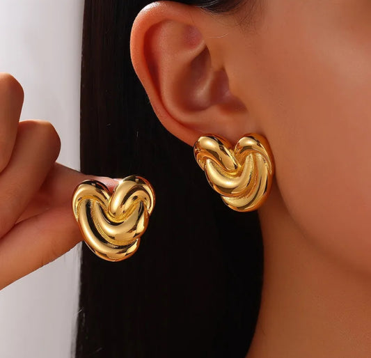 Aretes corazón fruncido