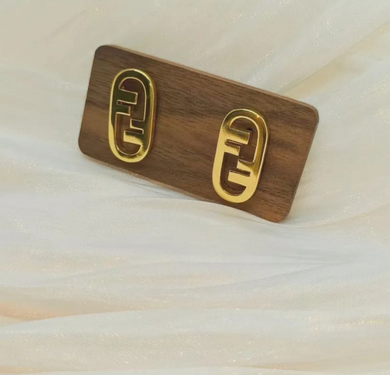 Aretes eslabón dorados