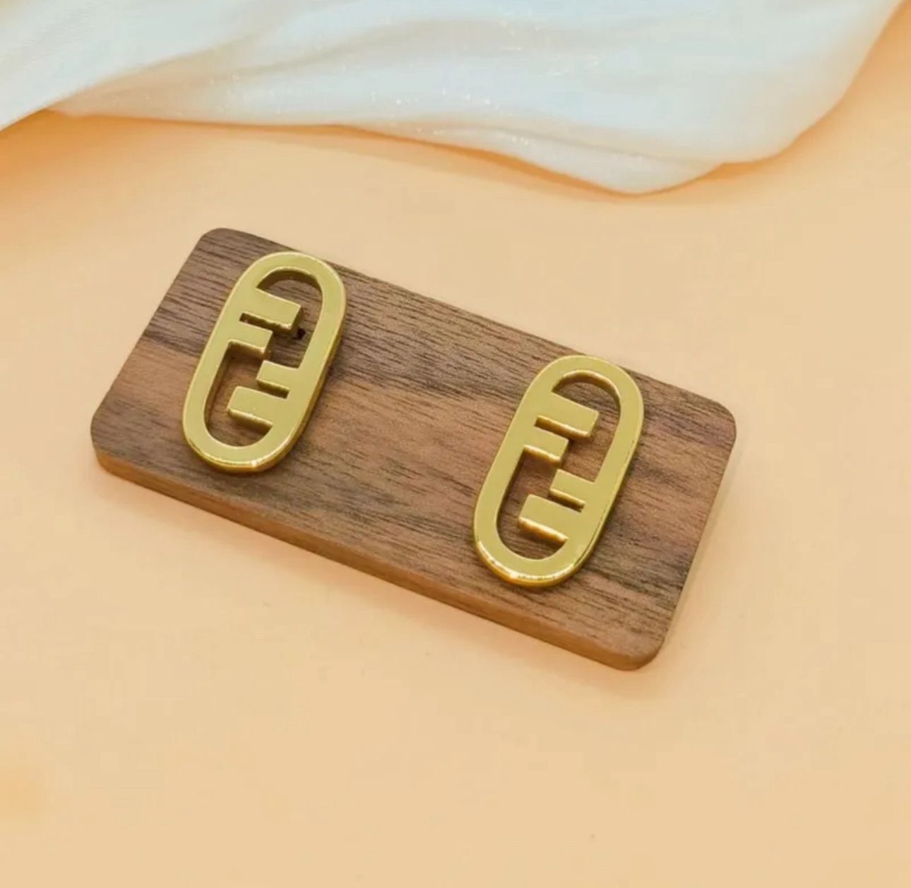 Aretes eslabón dorados