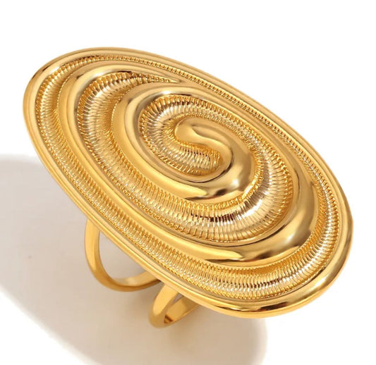 Anillo Espiral Dorado Ovalado