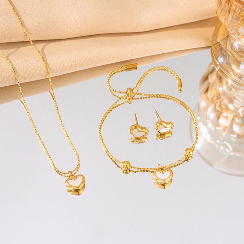 Set dorado con corazón