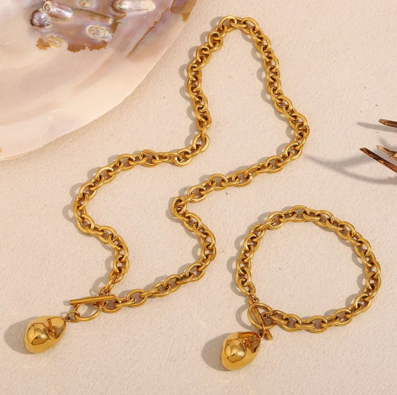 Collar colgante ovalado