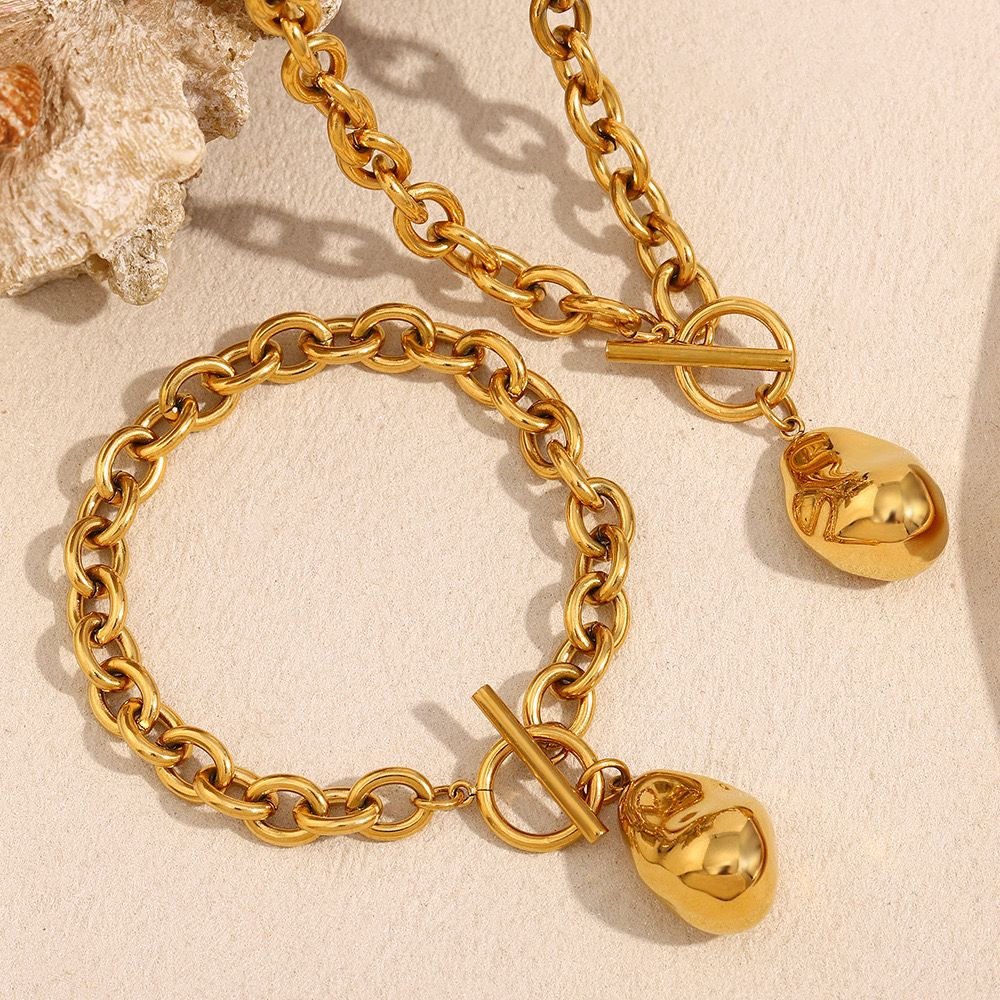 Collar colgante ovalado