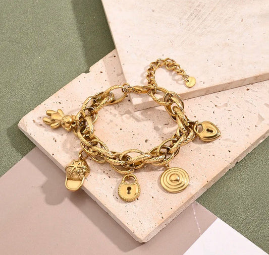 Pulsera Encantos Dorados