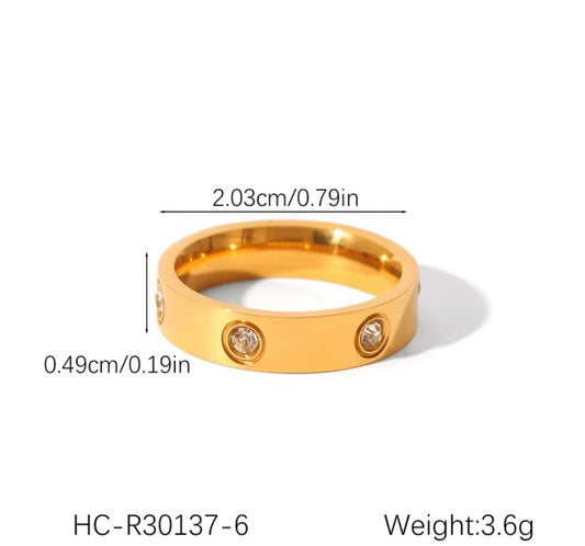 Anillo Dorado con Cristales